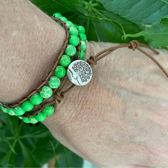 COPY - Women's Green Stone Wrap Cowhide Braided Bracelet.  Hand Made Jewelry - Picture 3 of 6